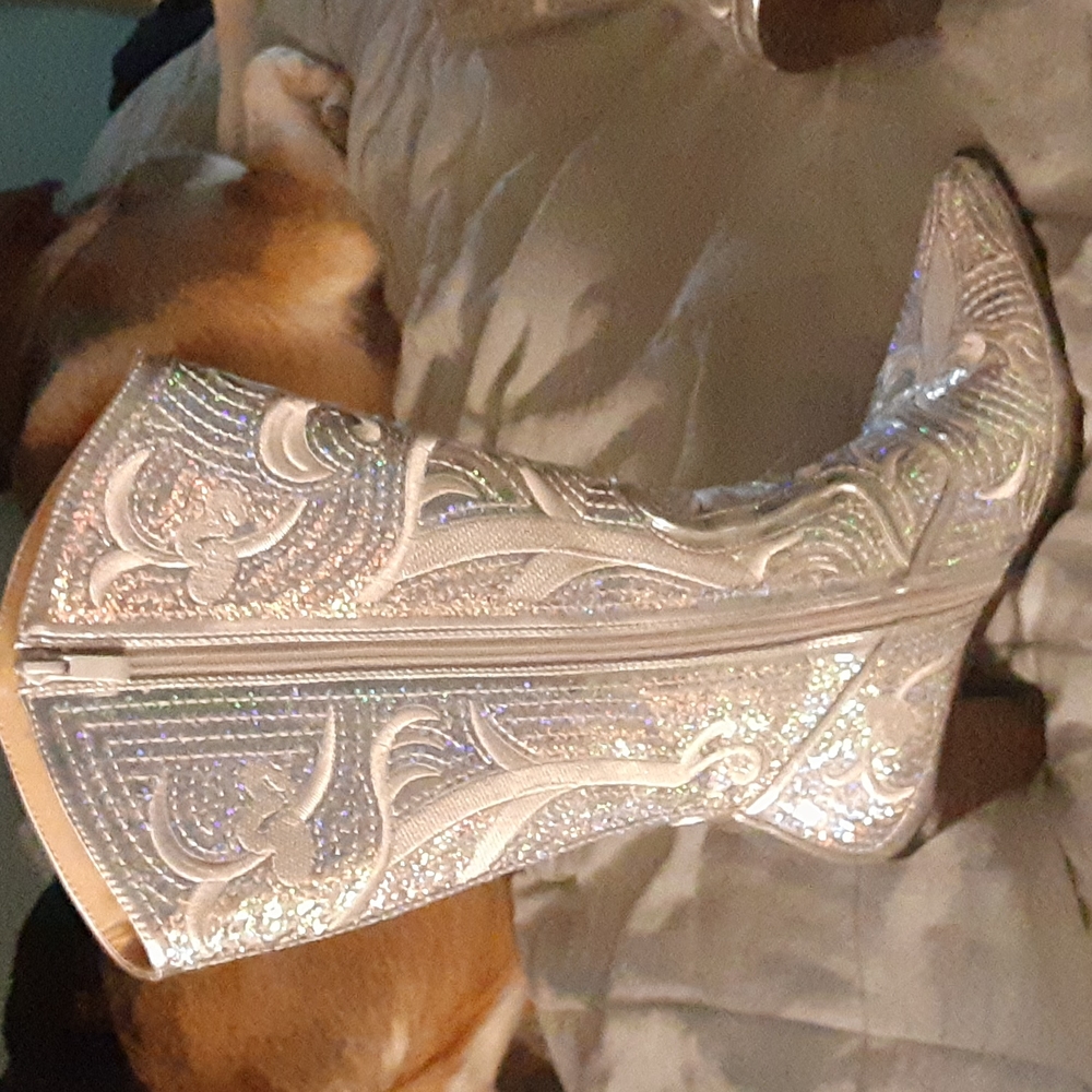 Helen's Heart silver boots, size 10